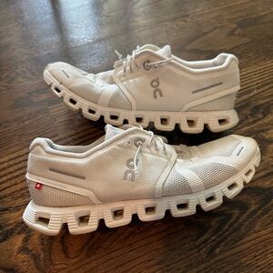 Women’s White On cloud 5